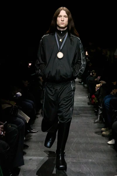 Look 56